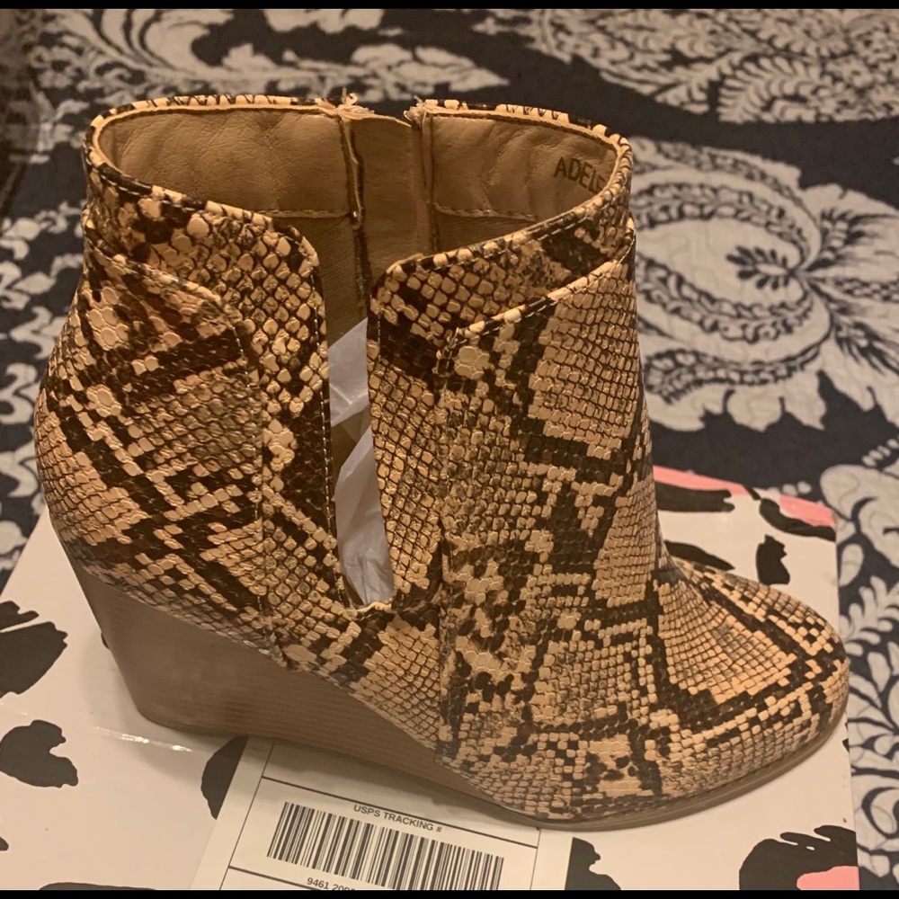 Snake print Booties